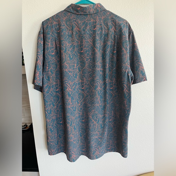 Baja Llama Green and Turquoise Cobra and Mongoose Short Sleeve Button Up Shirt - Picture 5 of 9